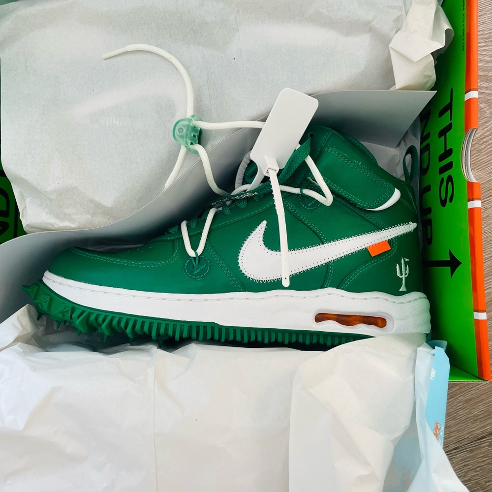 NIKE AIR FORCE 1 MID SP SNEAKER Leather - NEW IN BOX - Size 11 US
